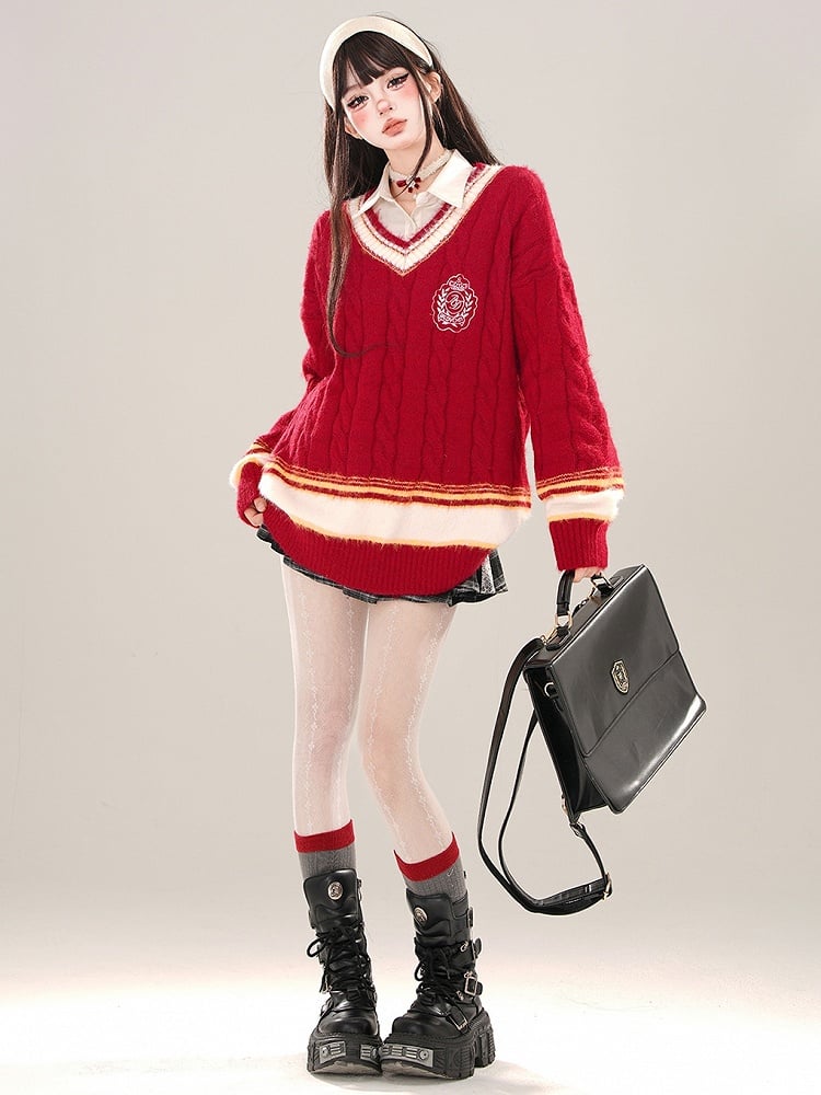 Roter, lockerer Pullover im Preppy-Stil mit V-Ausschnitt