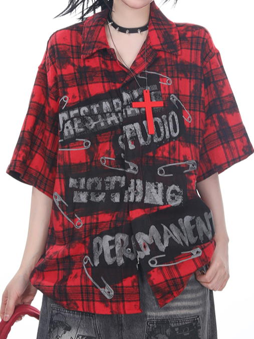 Vintage Red Plaid Short Sleeve Loose-Fit Shirt with Pin and Letter Tag Prints