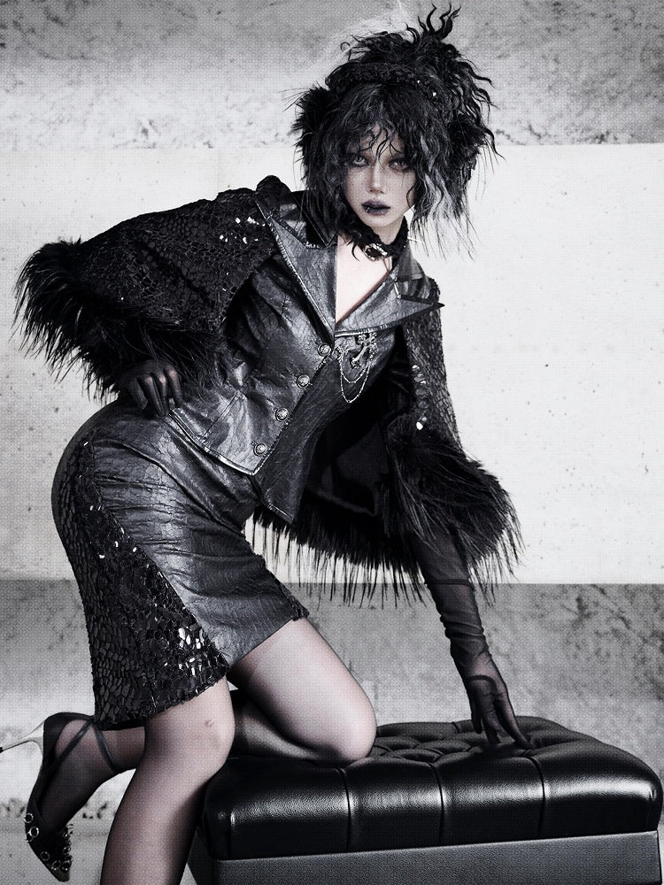 ブラックのシャープアングルノッチカラーオフィスレディふわふわヘムラインケープブレザー