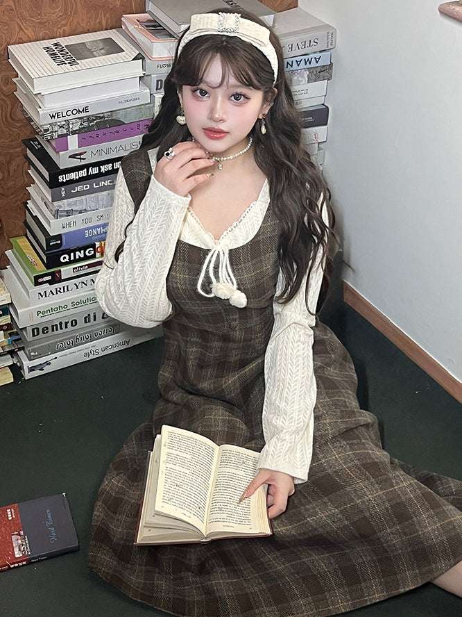Braunes Woll-Overallkleid mit hoher Taille und Karomuster in Übergröße