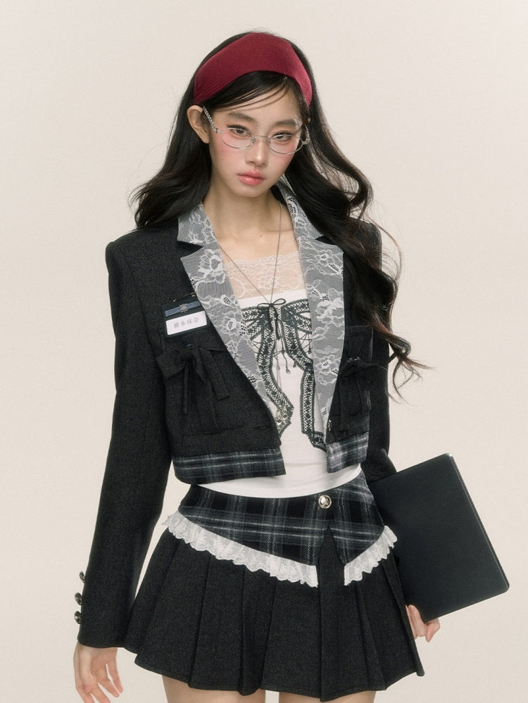Blazer gris foncé avec appliques en dentelle rosette