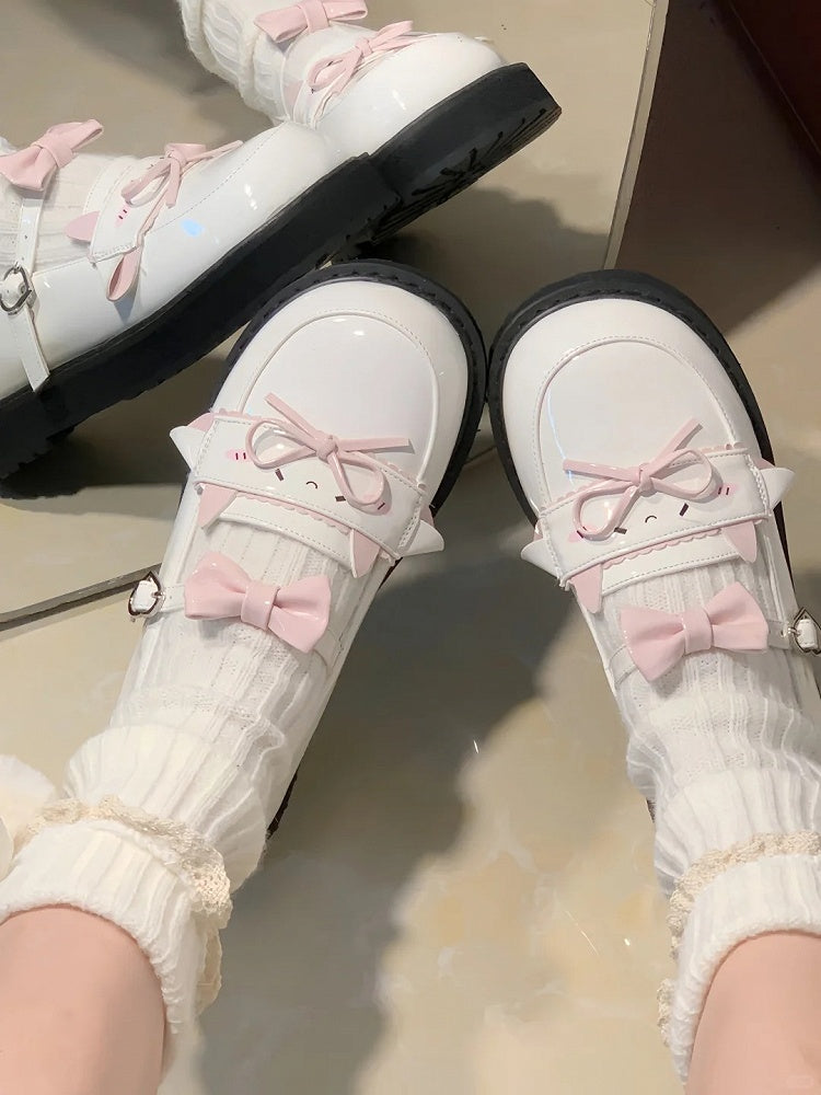 and White Low-heel Shoes Lamb Bow Accents with Cute Heart Buckle JK Style Dazed