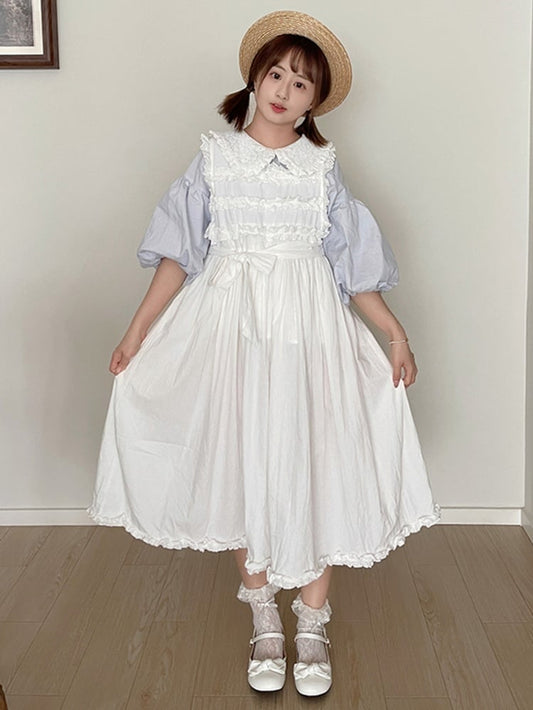 Weißes ärmelloses Kleid mit Volantsaum