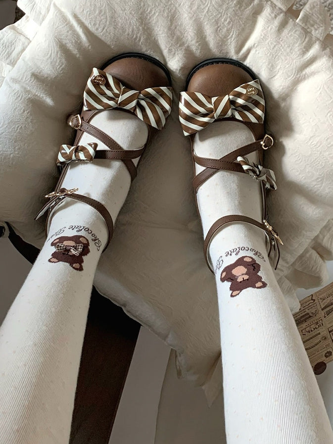 Braune Lolita-Schuhe mit Schnallenmuster und gestreiftem Herz- und Schleifendesign im Crisscross-Top-Design