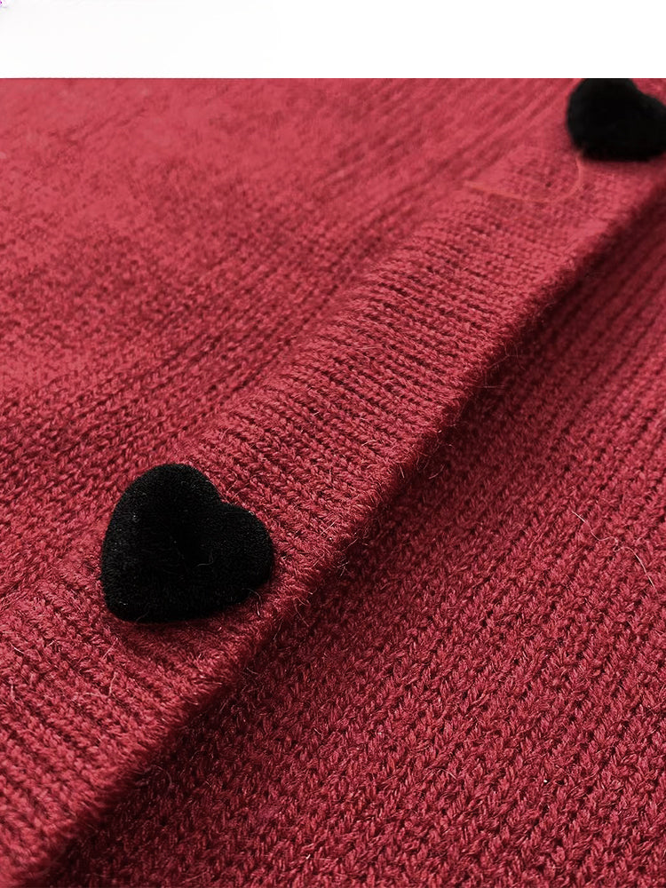 Weinroter Strickpullover mit schulterfreiem Ausschnitt