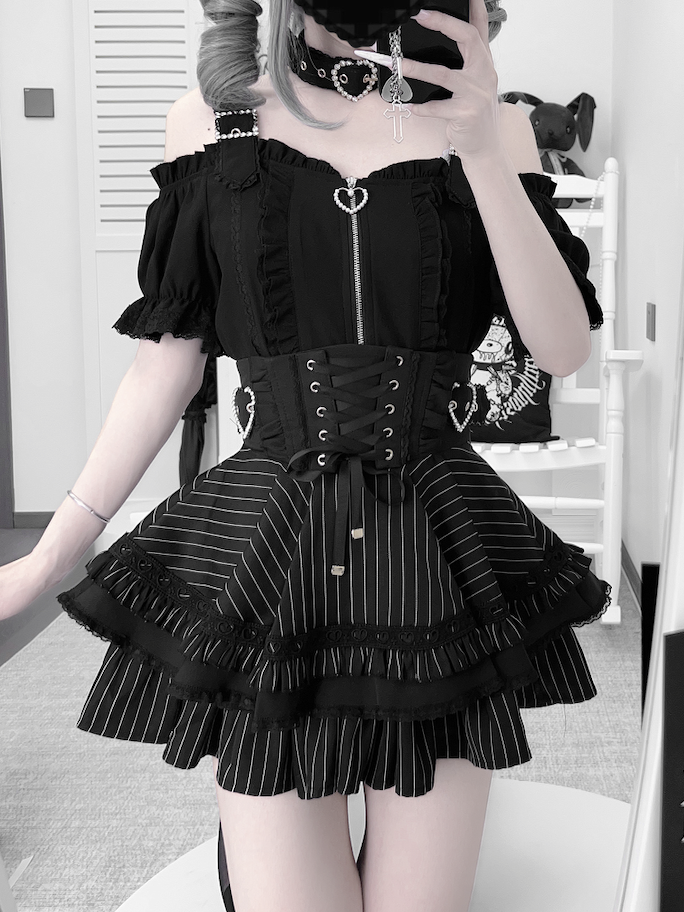 Striped Black Back and Tiered Skirt Jirai Kei Heart Buckles Lace-up Front