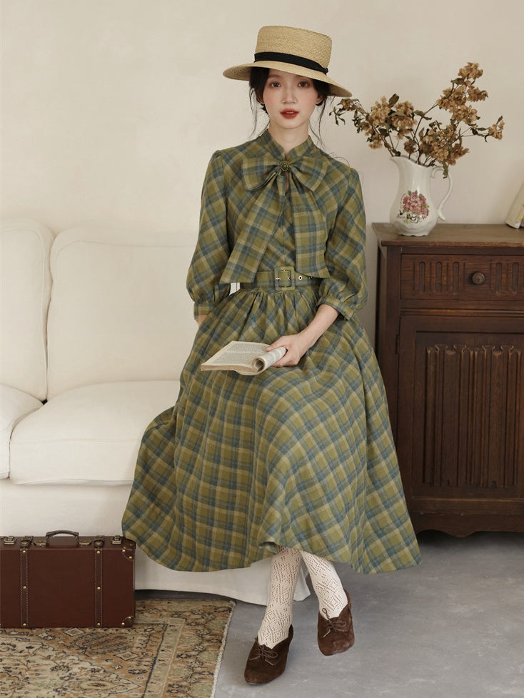 Robe à carreaux verts vintage avec ceinture et boucle à nœud papillon