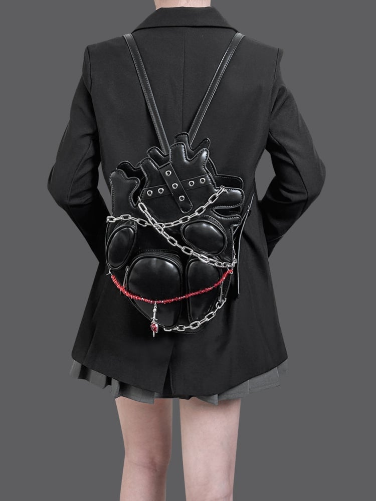 Schwarze Gothic-Herztasche mit Nietendetail und Kette