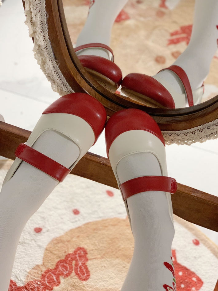 Süße flache Klettschuhe Riemen Bär Beige Details Lolita Rote Verschlüsse