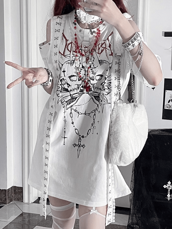 T-shirt White Cutout Shoulder Design Punk Emo