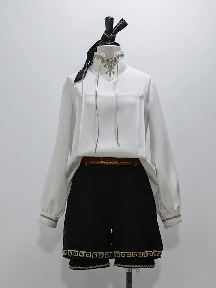 Motif Lace-Up Ruyi Red Gold Details Shorts High-Waisted Black with Embroidered Lace Trim