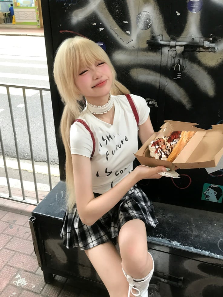 Weißes Bittersweet-T-Shirt mit Rundhalsausschnitt und Buchstabendruck