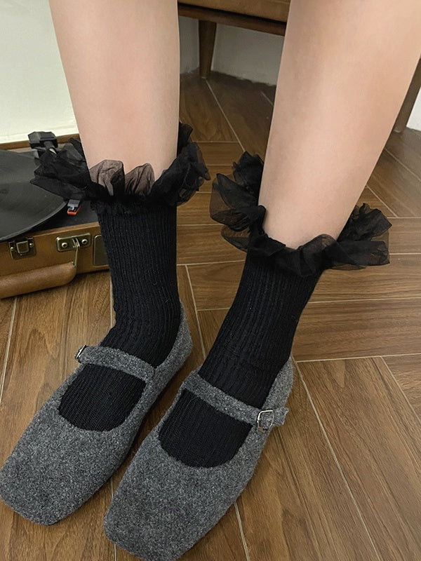 Chaussettes mollet blanches à bordure en dentelle douce