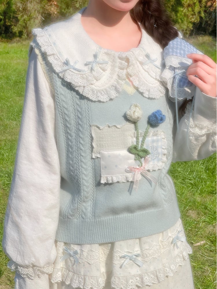 Gilet tricoté bleu à patchs en dentelle fleurie Yume Kawaii