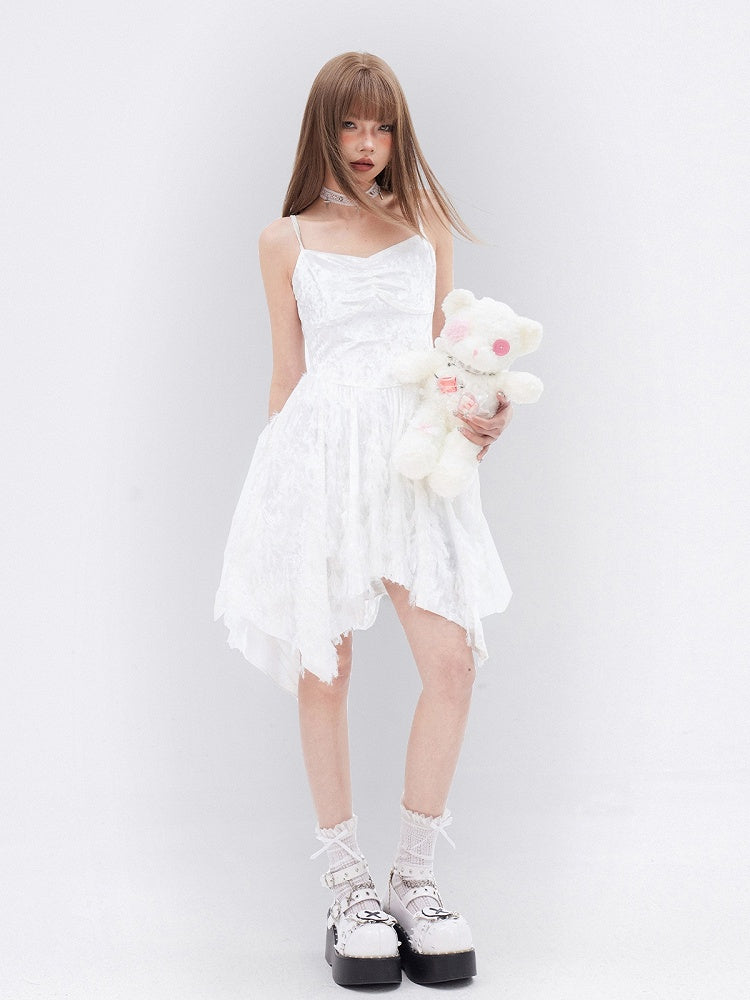 Weißes Camisole-Kleid mit Fransen und Taschentuchsaum