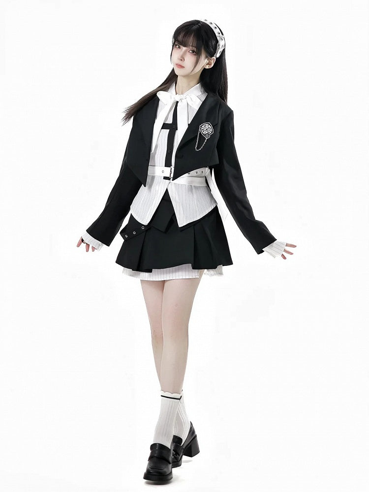 Blazer with Detachable Butterfly Clock Brooch Black Cropped Curved Hem Preppy