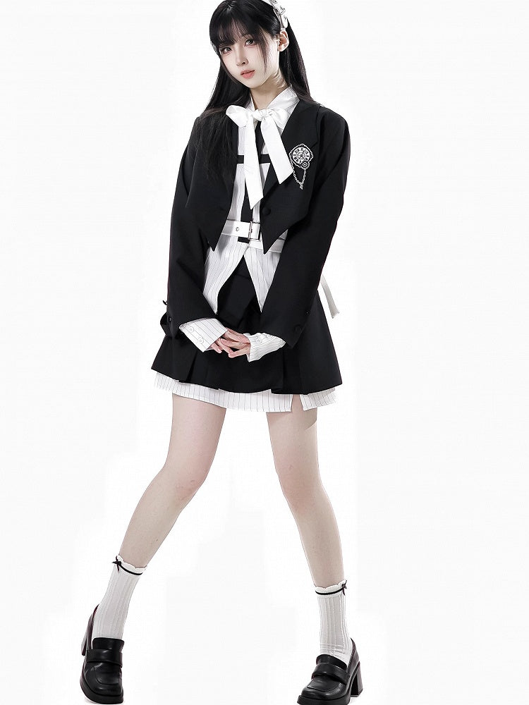 Blazer with Detachable Butterfly Clock Brooch Black Cropped Curved Hem Preppy