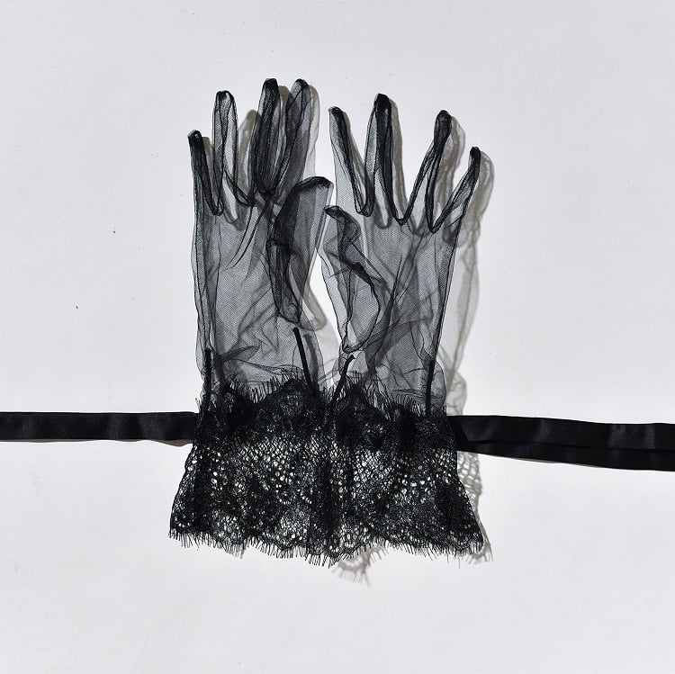 Black / Gloves White Purple Red