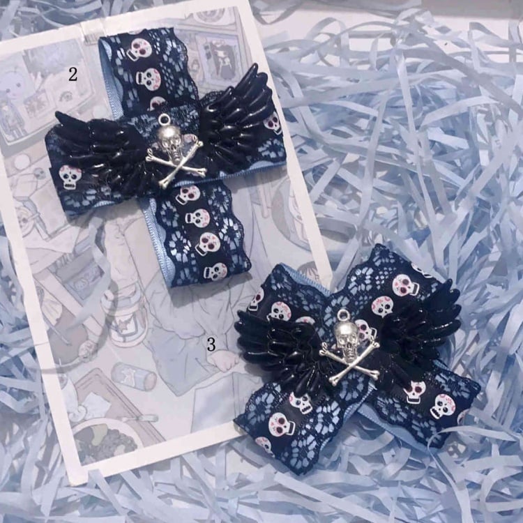 Schwarz-blaue Skelettmuster-Flügel-Jirai-Kei-Haarspange