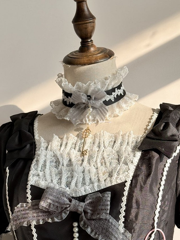 Schwarzer süßer Lolita-Halsreif mit Rüschen, Charm-Spitze und Schleifenschlüssel