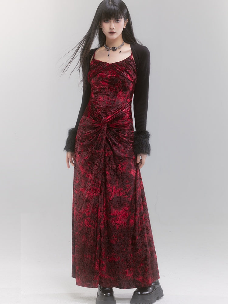 レッドベルベットのツイストディテールタイダイスパゲッティストラップドレス