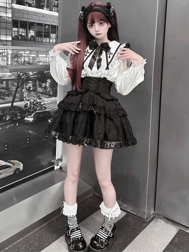 Chemise blanche Jirai Kei à col plat pointu et épaules en dentelle style mines terrestres