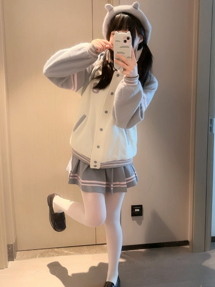 白とグレーの猫柄フード付きウールベースボールジャケット