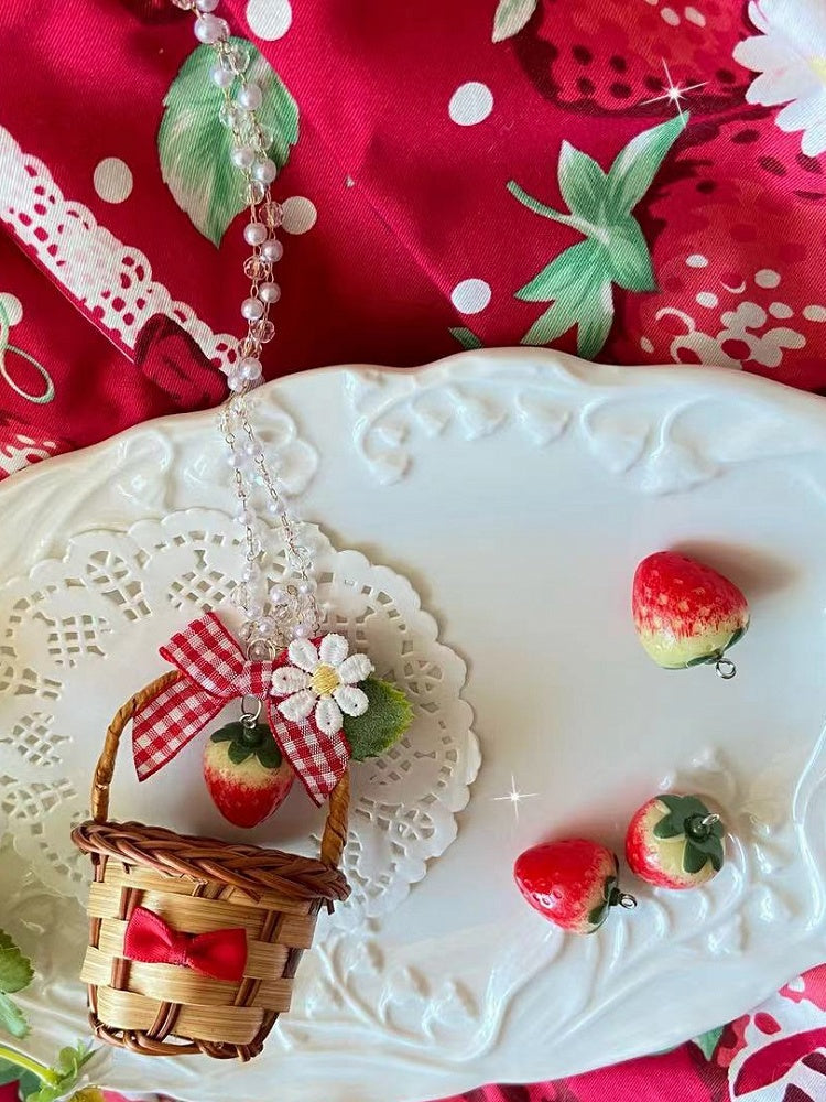 Anhängerdetails Blumen Erdbeere verziert Halskette Rot Bowknot Korb und Perlen