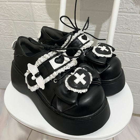 Jirai Kei ブラックヤミかわいいクロスちょう結びレースアップディテールプラットフォームシューズ