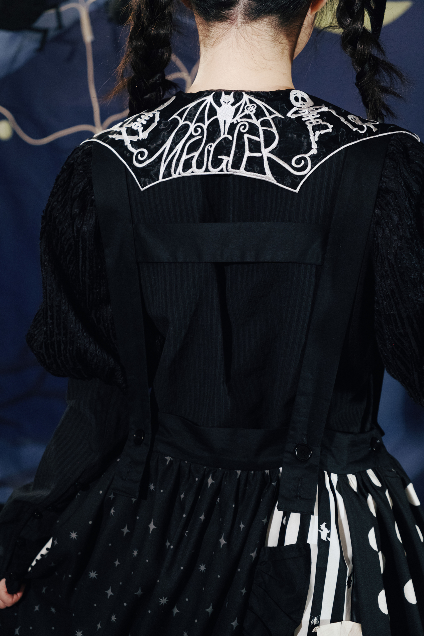 Top Cropped Sleeve Spider Collar Puff