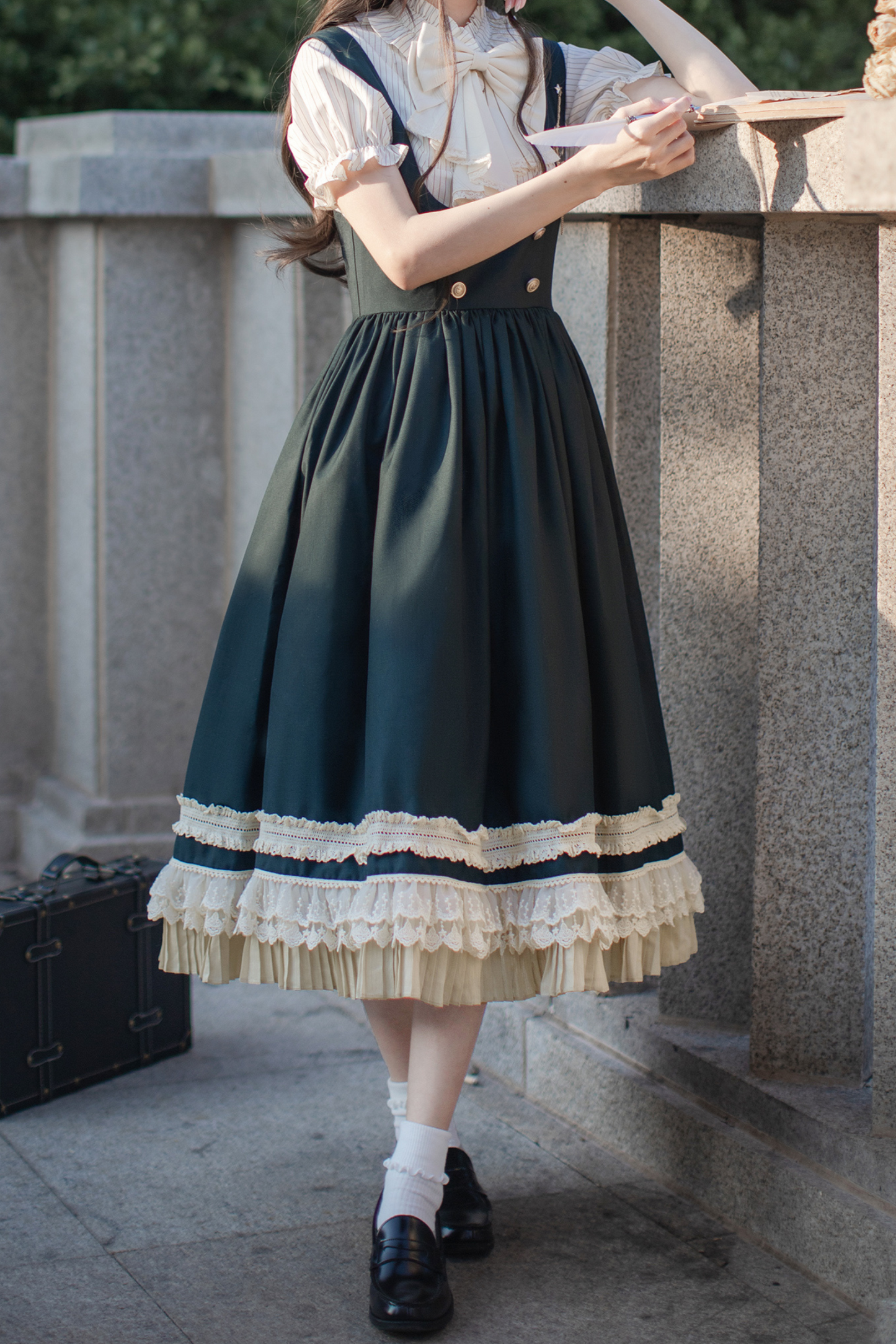 skirt vest big shirt + college brooch Western-style ribbon puff sleeve