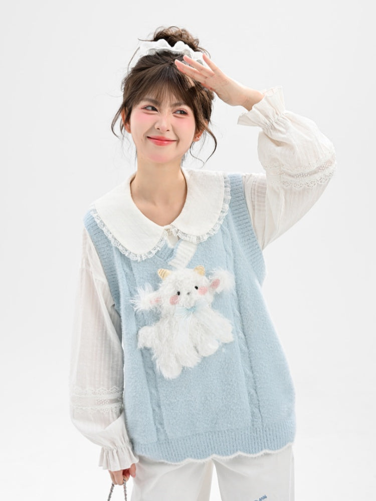 Yume Kawaii Blaue Strickweste mit Plüschlamm vorne