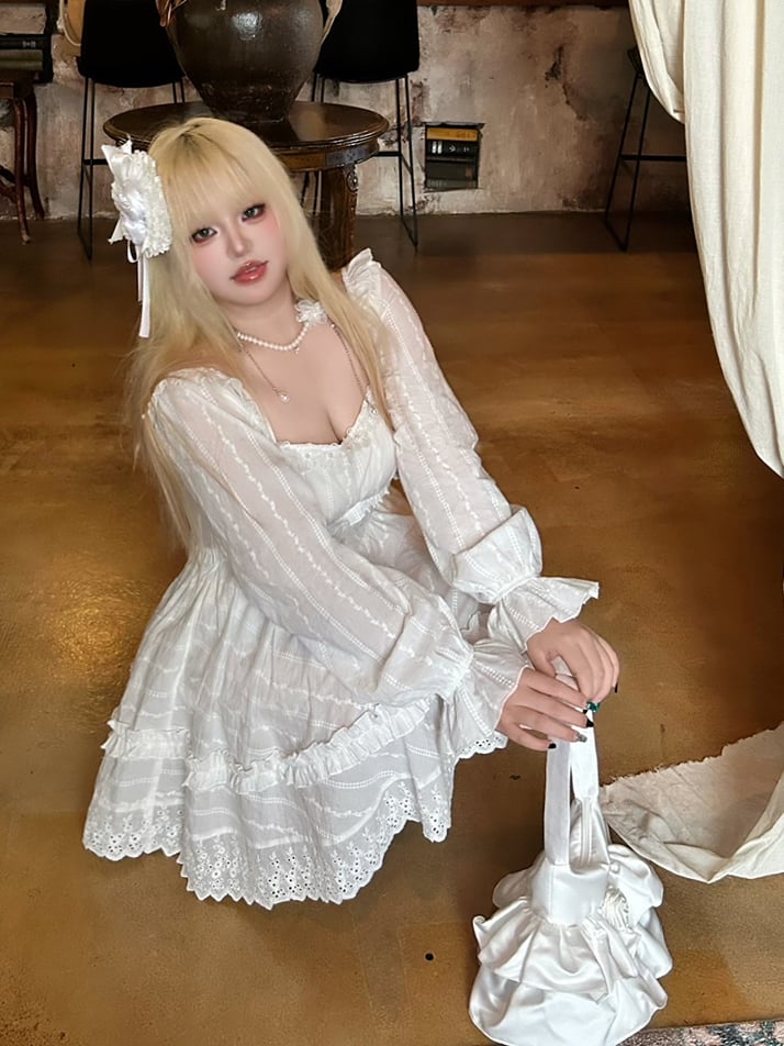 with Floral White Basque Waist Dress and Trim Lace Decoration Plus Neckline Size