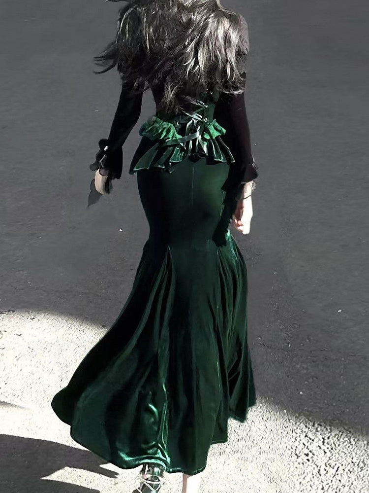 Bolero mit langem grünen Samtkleid, dunkle Meerjungfrauenärmel
