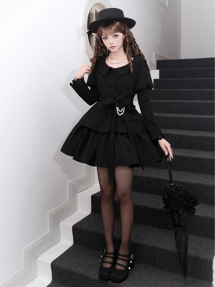 黒椿の花のブローチ