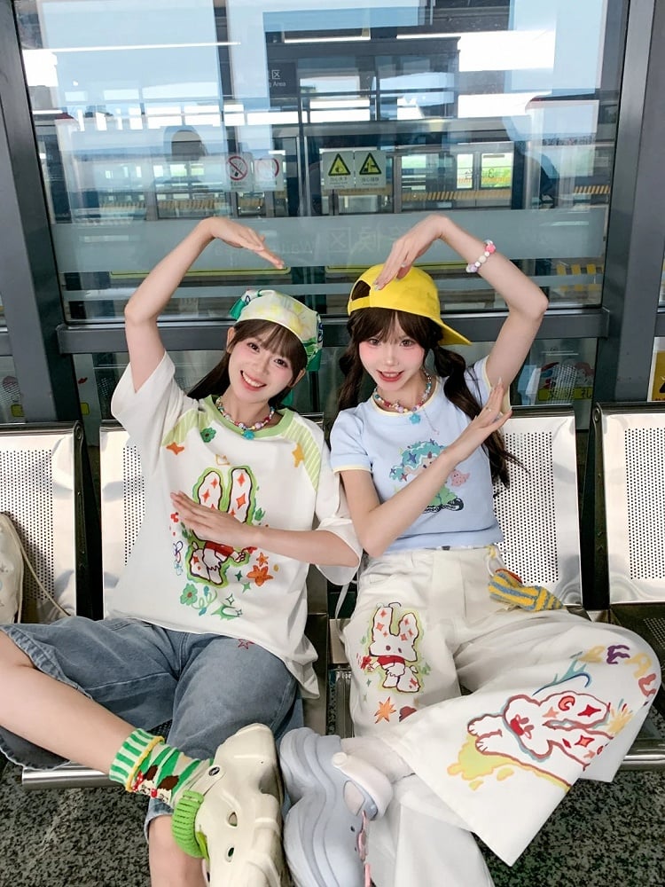 with Necklace Cartoon Girl Print Blue Round Neck Cropped T-shirt Free