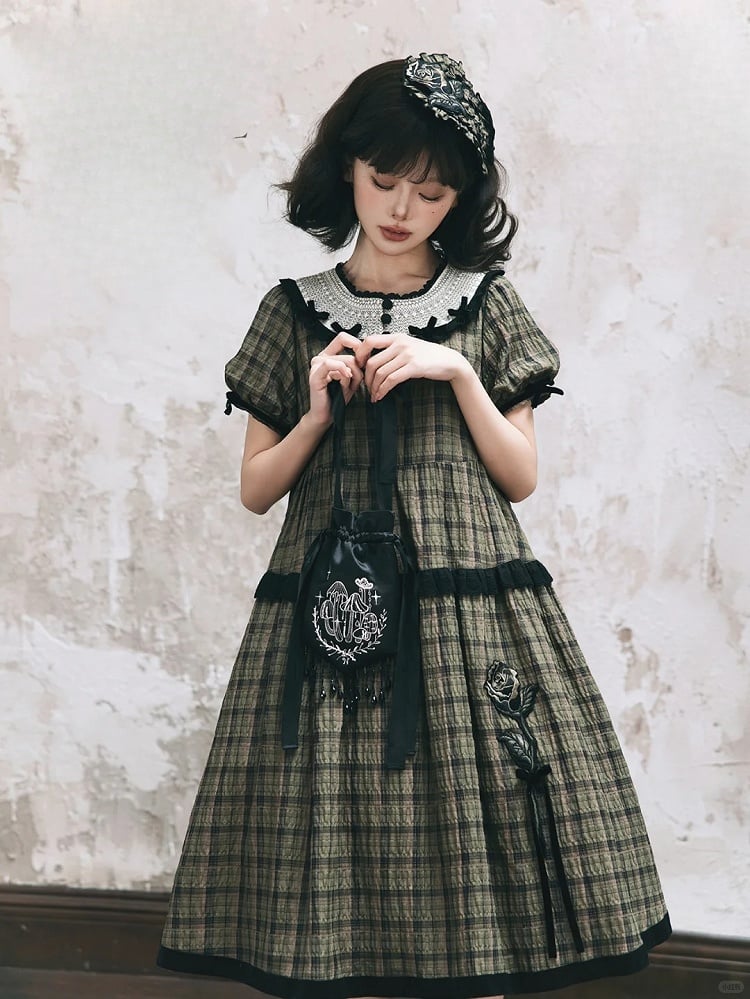 Classic Embroidery Green with Sleeves and Rose Elegant Trim Short Plaid Lolita Black Dress