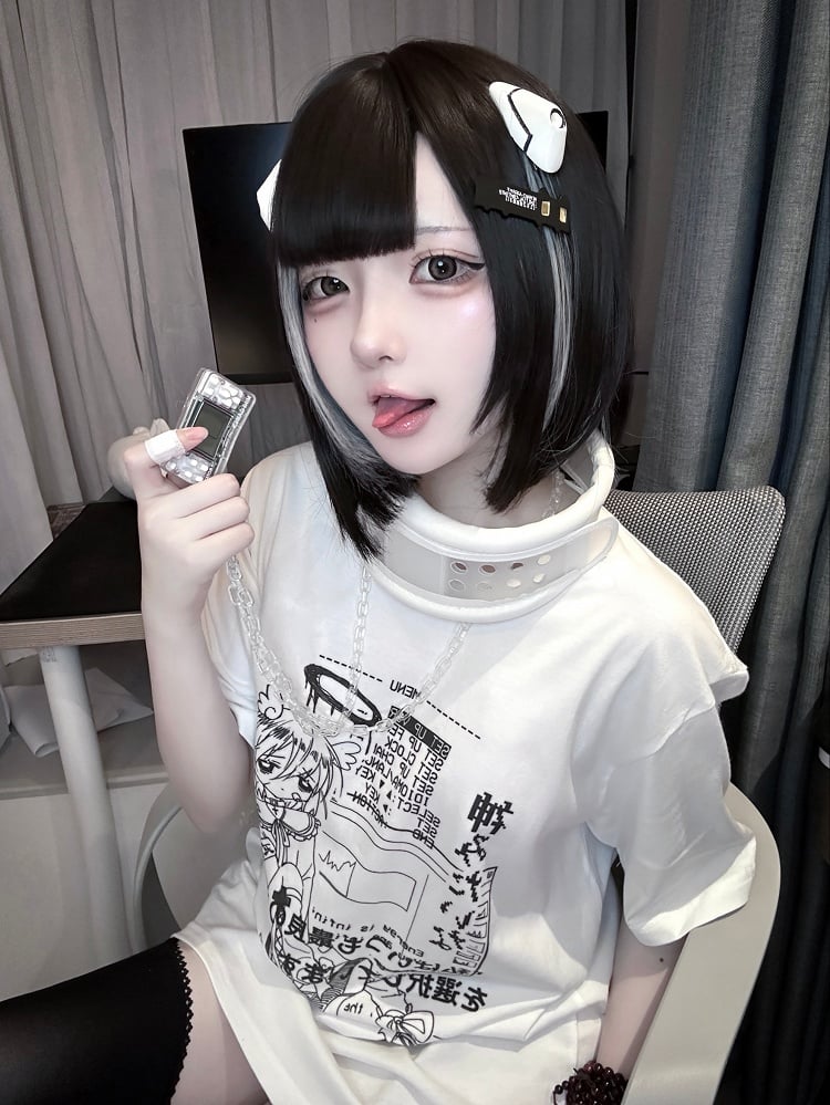 Jirai Black/White Round Neck Cyberpunk T-Shirt Print Kei Angel Cotton