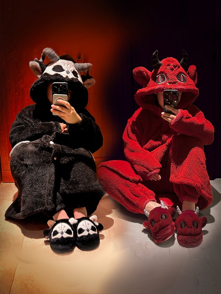 Red Devil Gothic Winter Plüsch Pyjama Nachthemd