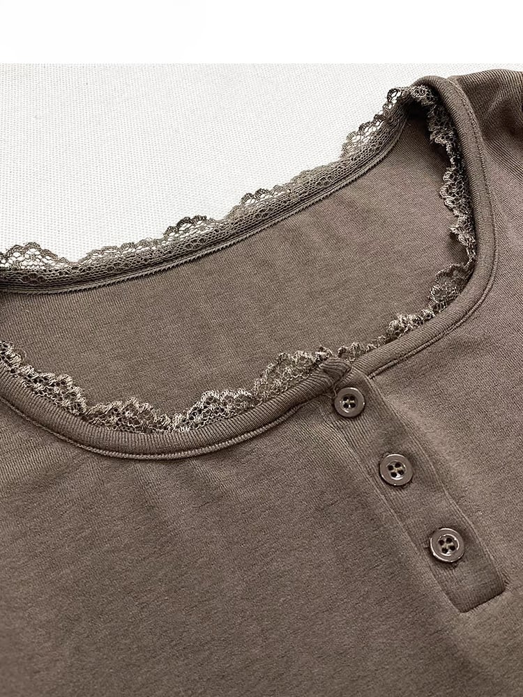 ヴィンテージブラウンのラウンドネックレーストリムのグラマラススリムフィットミニティアードドレス