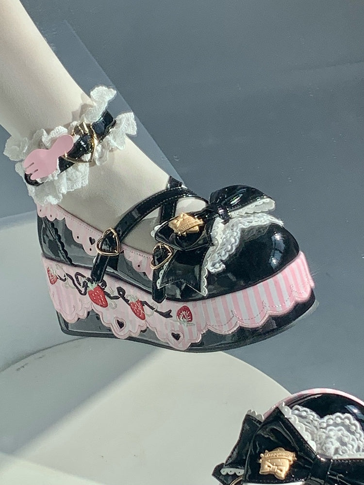 Details Berry-themed