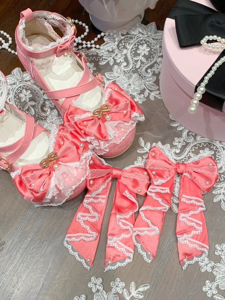 Design bei Peach Crisscross Bow Sweet Lace verzierte rosa Lolita-Schuhe mit Perlenbesatz