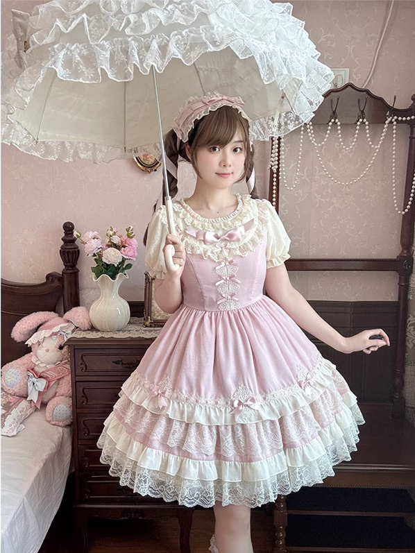 Süßes Lolita-Kleid mit Puffärmeln, Schleife, leichten Details, rosa OP, gestufter Spitzenbesatz