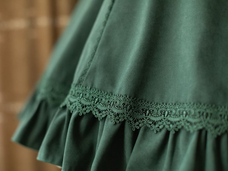 Historical Vibes – Grünes Neckholder-Unterbrustkleid