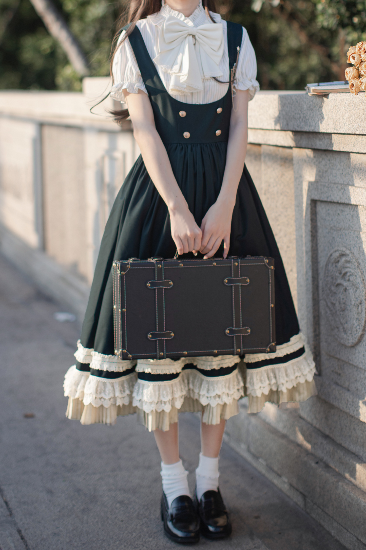 skirt vest big shirt + college brooch Western-style ribbon puff sleeve