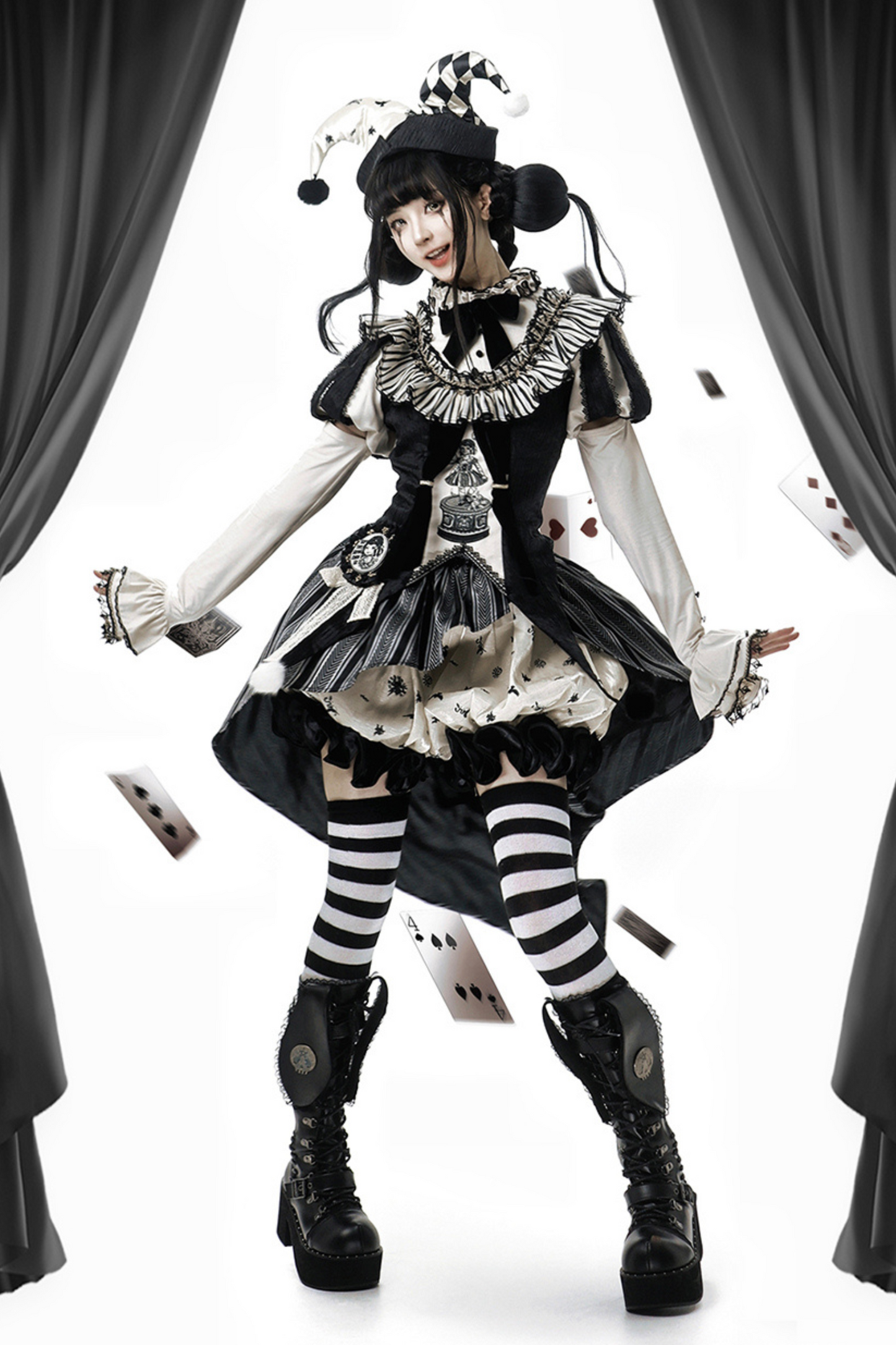 Seltsames Zirkus-Lolita-Set Pierrot Dark
