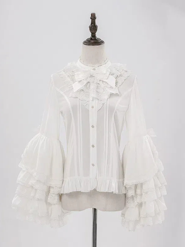 Weiße Chiffonbluse mit langen Lagen und Glockenärmeln