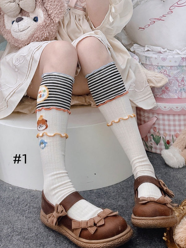 Niedliche Cartoon-Socken mit Otter-Muster und Rüschenbündchen