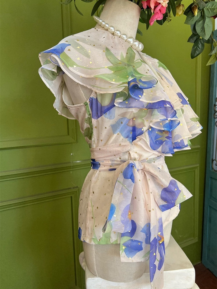 Haut en mousseline de soie à col châle à imprimé floral bleu vintage rose clair
