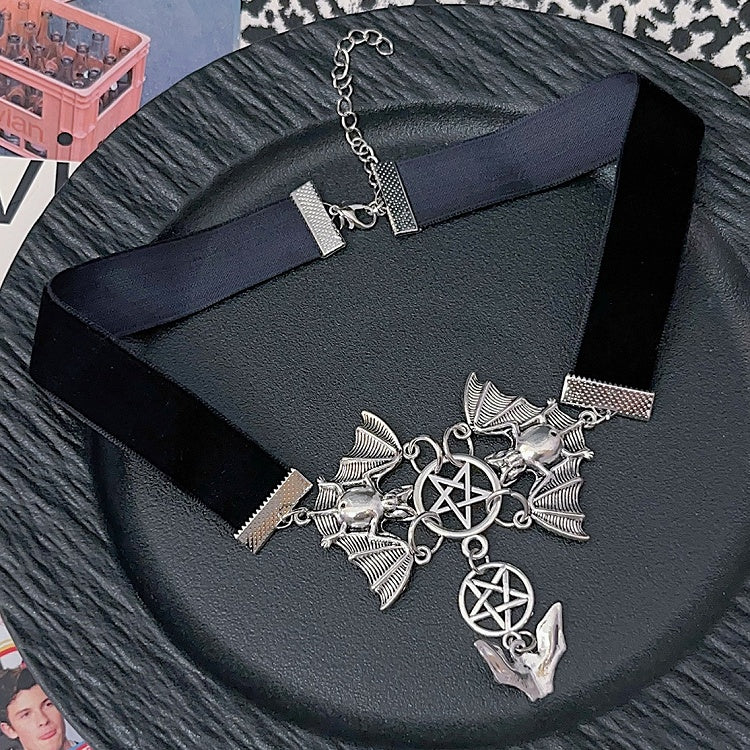Y2K Anhänger Fledermaus Punk und SchwarzSilber Choker Stern